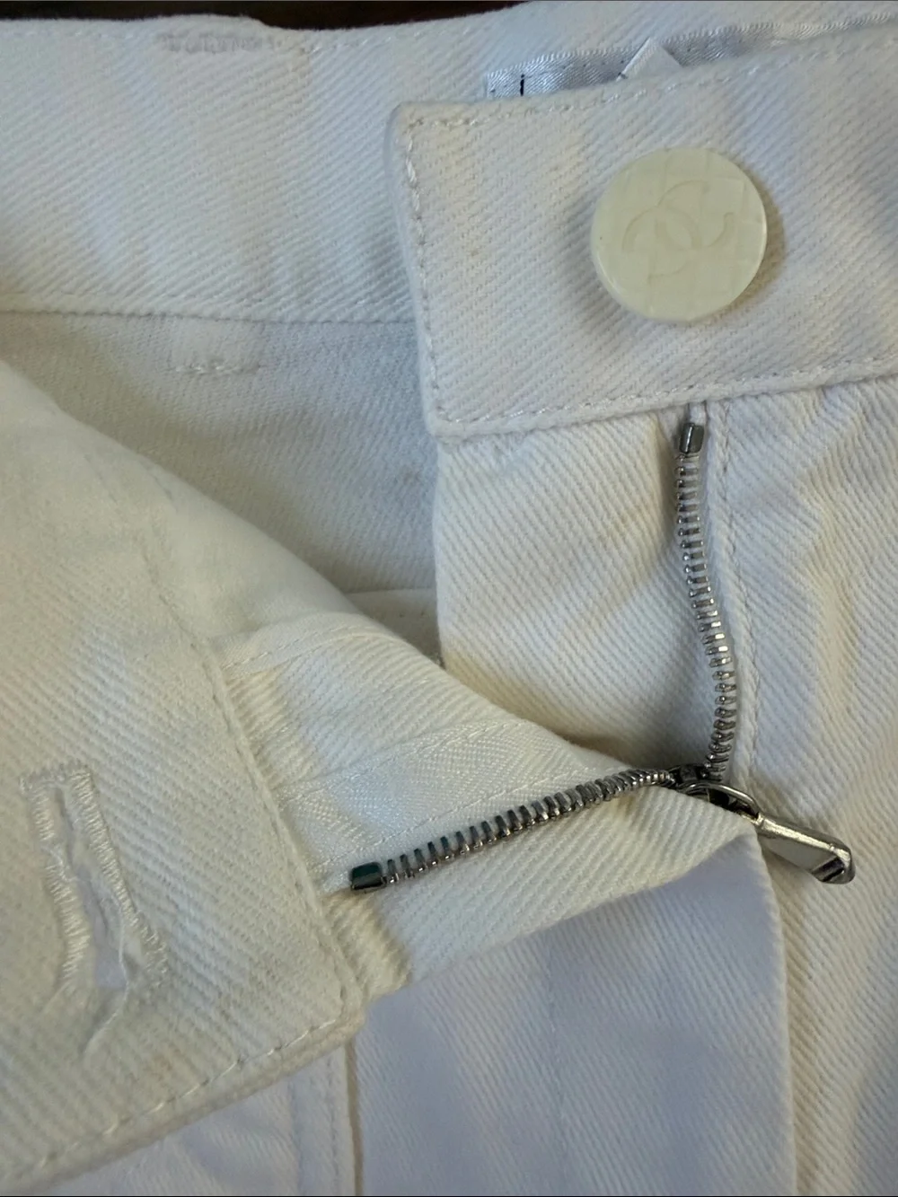 AUTHENTIC CHANEL VINTAGE 2004 CRUISE WHITE WIDE LEG QUILTED UTILITY DENIM PANTS